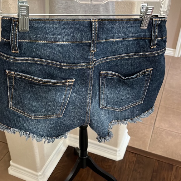 No Boundaries dark blue wash studded & pearls distressed jean shorts juniors - Picture 4 of 17